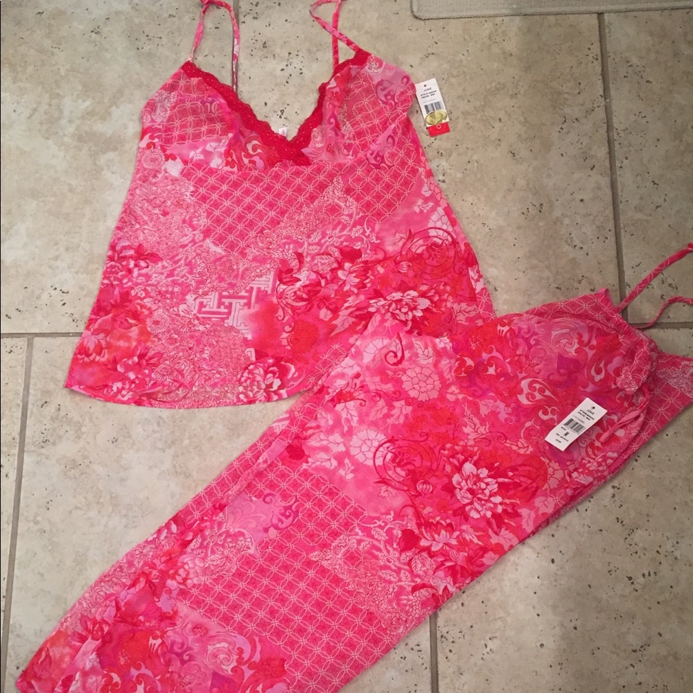 Josie Natori. New with tags